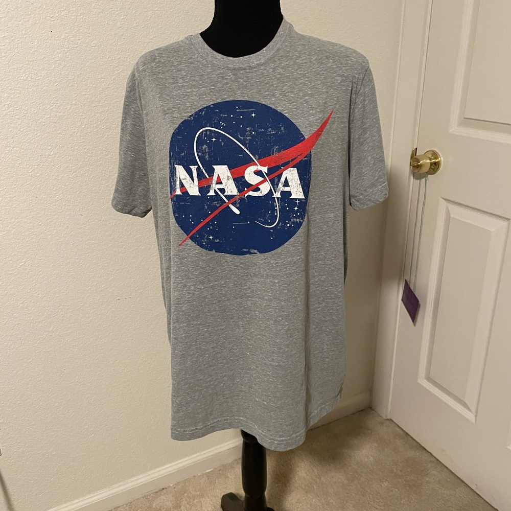 Men’s NASA shirt size xl